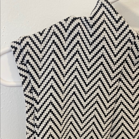 MERONA mock neck Chevron Pattern Sleeveless Dress - Picture 10 of 11